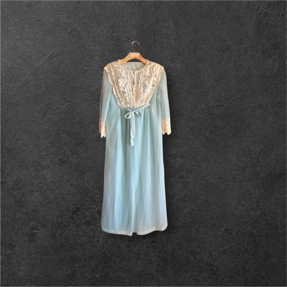 hattson kickernick Other - Blue and Cream Lace Robe